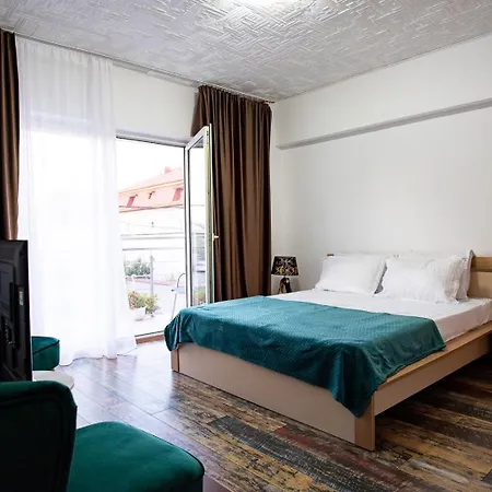 5 Bedrooms Luxury * Boekarest