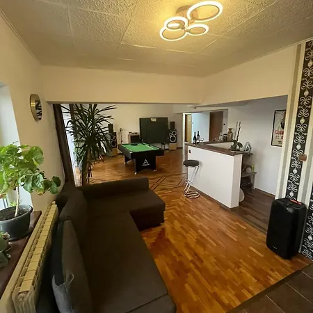 5 Bedrooms Luxury * Bukarest