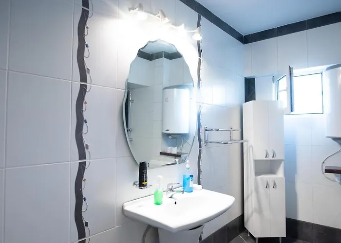 5 Bedrooms Luxury Konukevi Bükreş