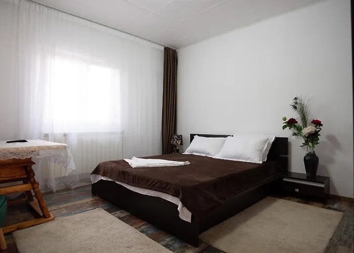 5 Bedrooms Luxury Vendégház *