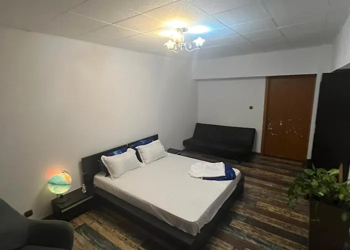 Vendégház 5 Bedrooms Luxury Bukarest