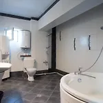 بيت ضيافة 5 Bedrooms Luxury بوخارست