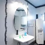 5 Bedrooms Luxury بيت ضيافة بوخارست