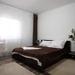 5 Bedrooms Luxury بيت ضيافة *