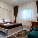 5 Bedrooms Luxury بيت ضيافة *