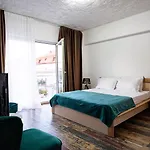 5 Bedrooms Luxury * بوخارست