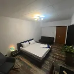 بيت ضيافة 5 Bedrooms Luxury بوخارست