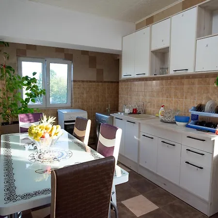 5 Bedrooms Luxury Pensiune Bucureşti