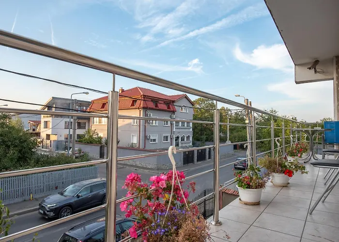 5 Bedrooms Luxury * Bukarest